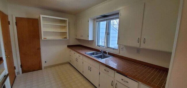 Foto del edificio - 2 bedroom in Billings MT 59102