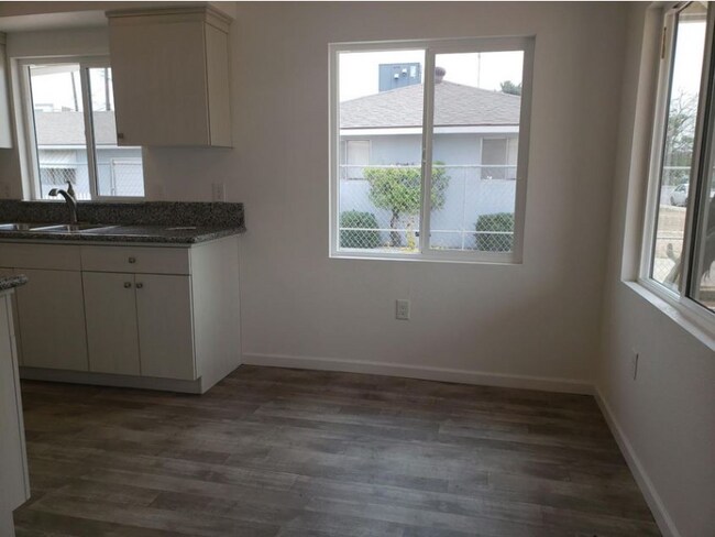 Foto del edificio - 3357 E Terrace Ave
