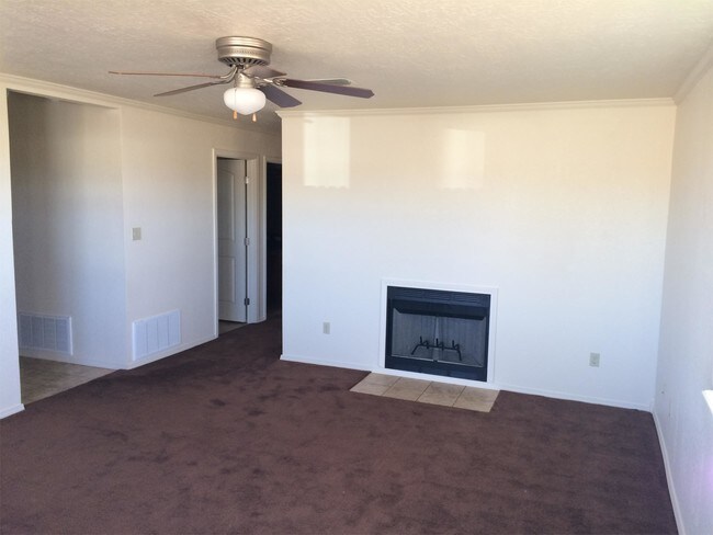 Building Photo - 1025 Stanton Pl