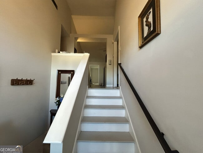 Building Photo - 6031 Ambassador Dr