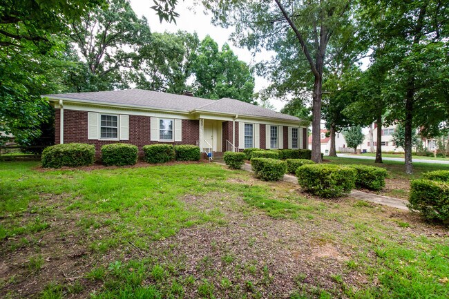 Building Photo - 6300 Clearwater Dr