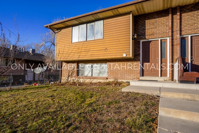 Foto del edificio - 230 W Foxbridge Dr