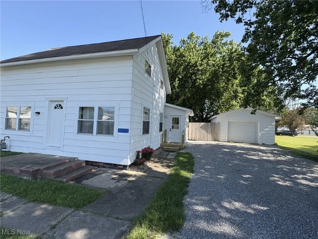 Foto del edificio - 9513 Edison St NE