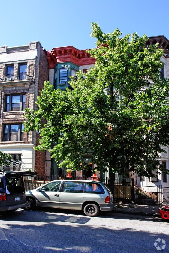 Building Photo - 298 12th St