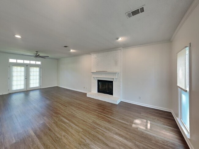 Building Photo - 722 Cedar Brake Dr