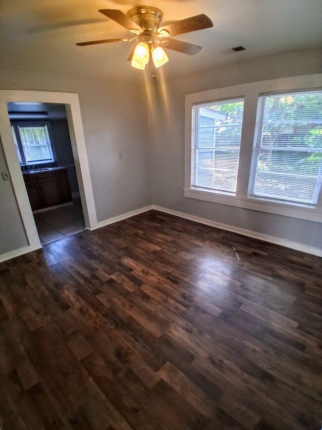 Building Photo - Charming 2 Bedroom Home in the Heart of Ox...