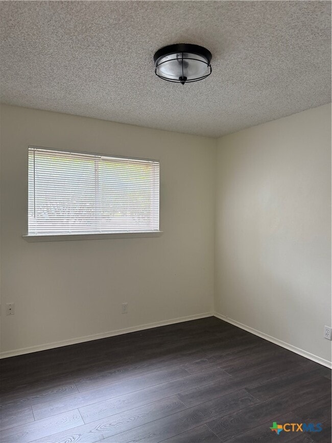 Foto del edificio - 1513 Shannon Cir