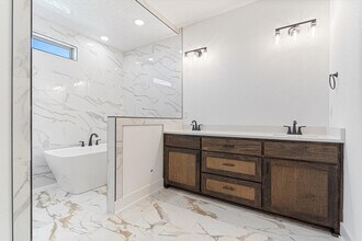 Building Photo - 6900 SW High Meadow Blvd