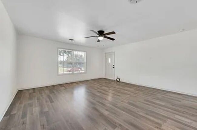 Foto del edificio - 725 W Brock St