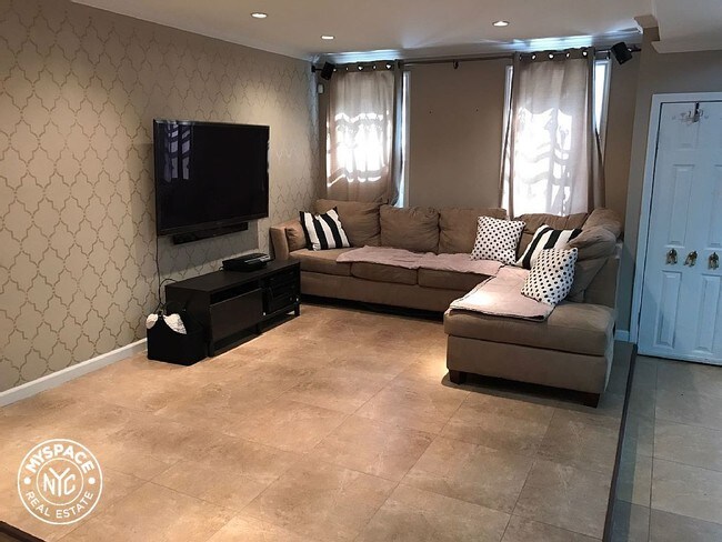 Foto del edificio - 1159 Greene Ave