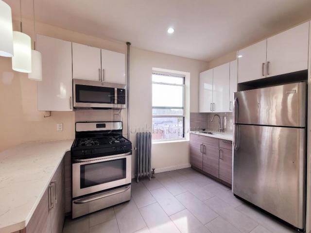 Foto principal - 1 bedroom in ASTORIA NY 11103