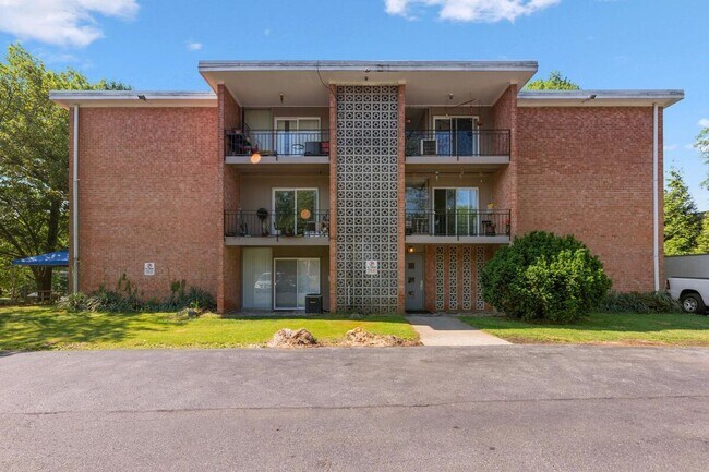 Interior Photo - 42ND FLATS
