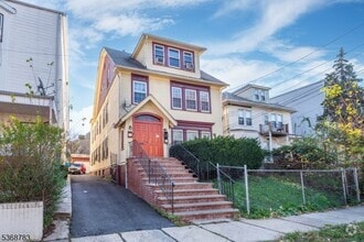 Building Photo - 34 Cedar Ave