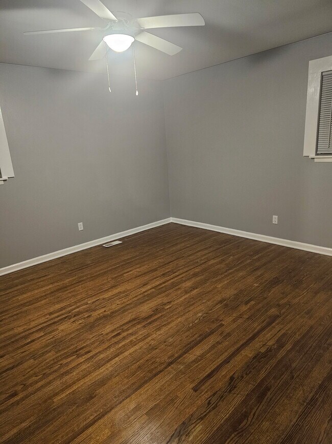 Building Photo - 608 Old Pine Rd