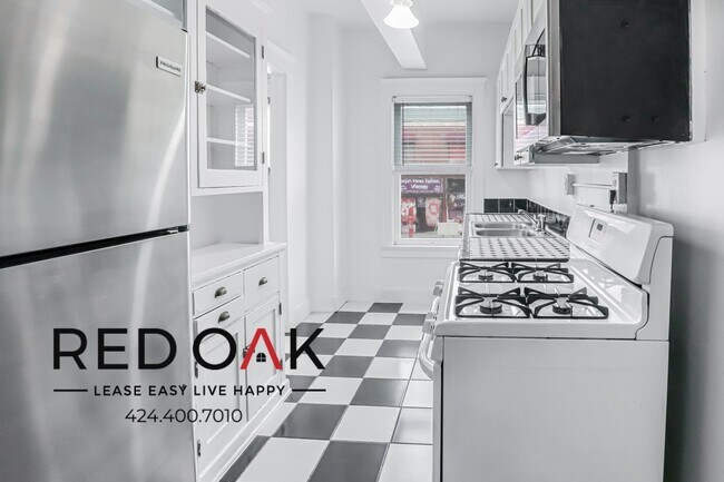 Foto del edificio - One of a Kind, Vintage Sunny, and Bright R...