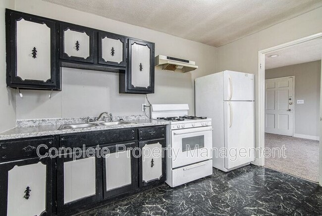 Building Photo - 2113 6th Way W