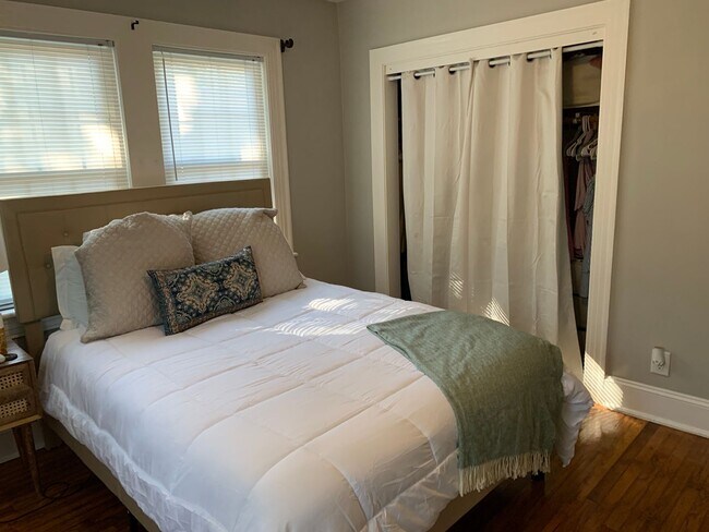 Foto del edificio - Grid House for rent on 5th Street!