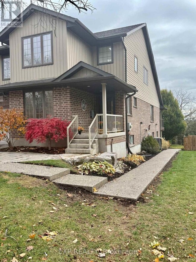 Building Photo - 353 Colborne St