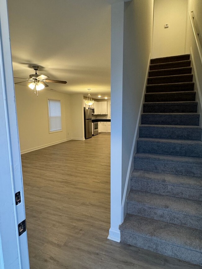 Building Photo - New Construction! 3 bed 2.5 bath townhome
