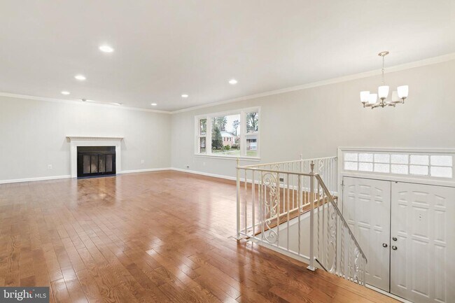 Building Photo - 3301 Rose Ln