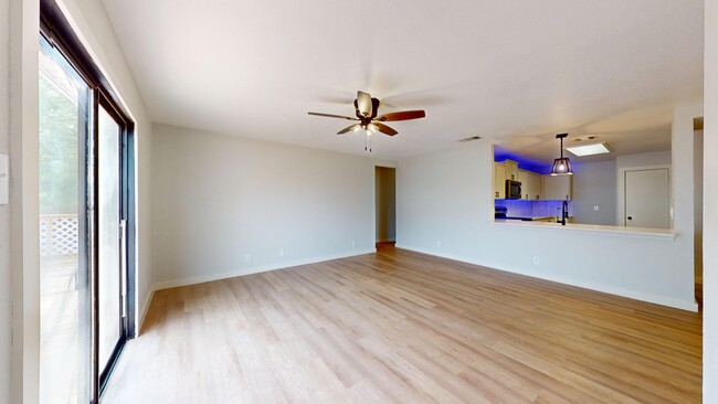 Foto del edificio - 2211 Muddy Peak Dr