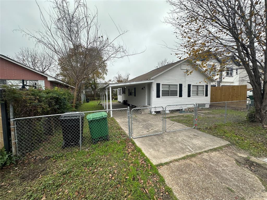 1409 Featherstone St, Houston, TX 77020 House Rental in Houston, TX