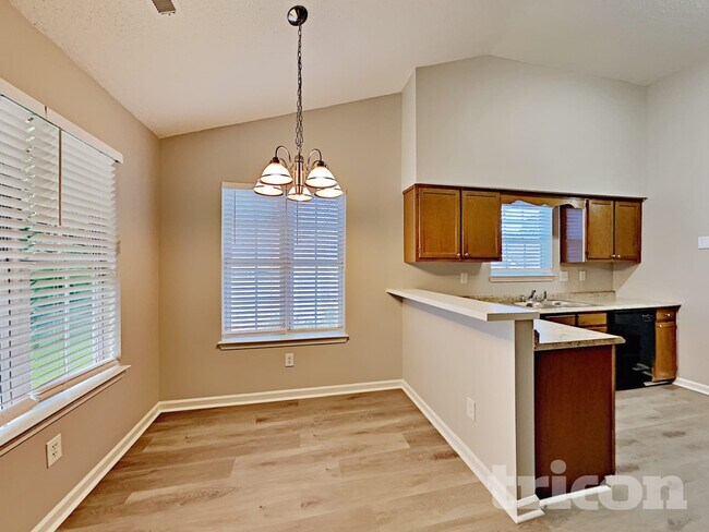 Building Photo - 7819 Bar Harbor Dr