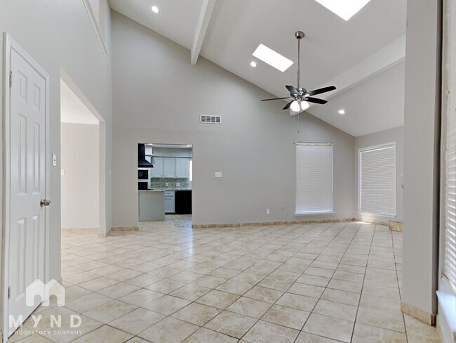 Building Photo - 14923 Walters Rd