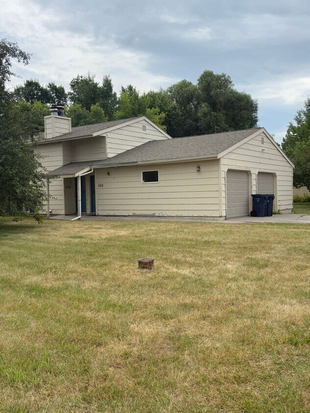 Foto principal - 2 Bed 2 bath off Durston Rd