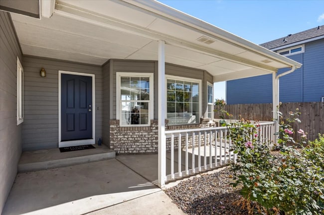 Building Photo - 5174 N Rothmans Ave