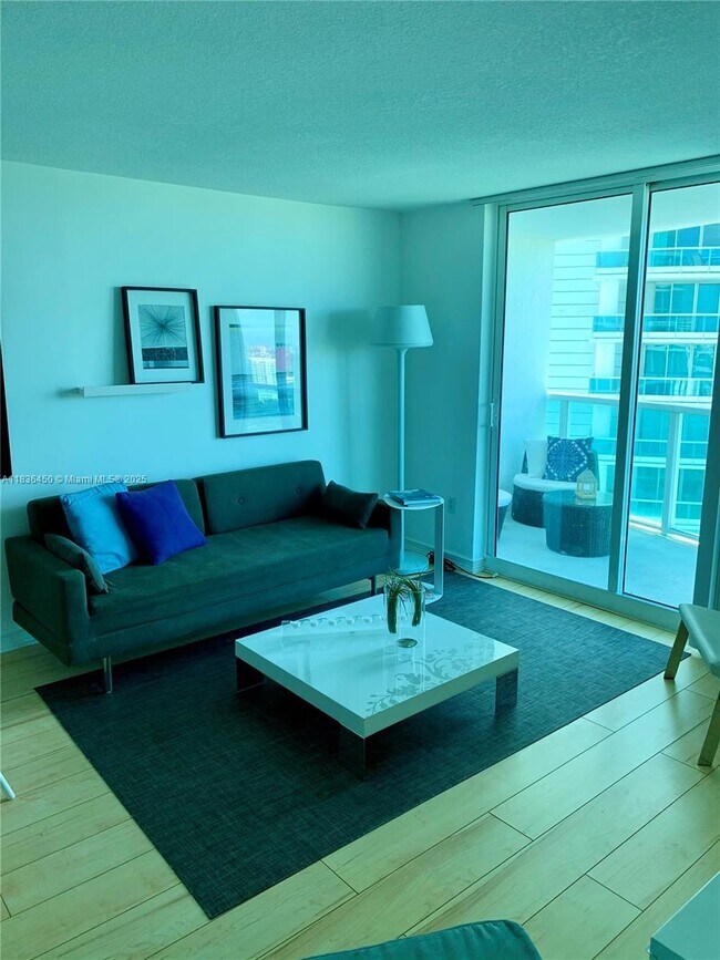 Building Photo - 2101 Brickell Ave