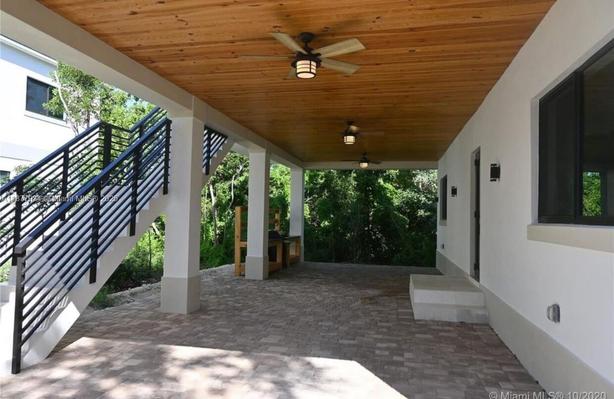 Primary Photo - 14 Coral Dr