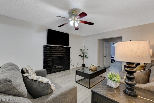 Foto del edificio - 5171 Reeder Cir
