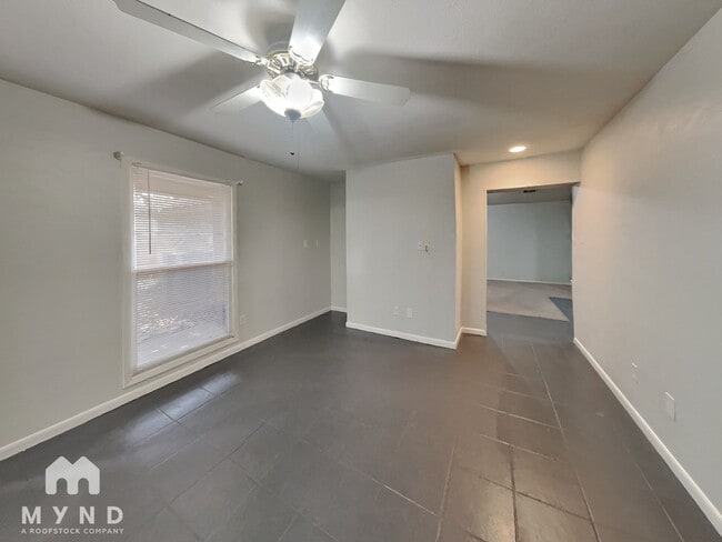 Foto del edificio - 408 Park Center Blvd