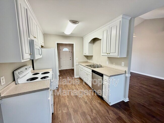 Foto del edificio - 300 Melanie Ct