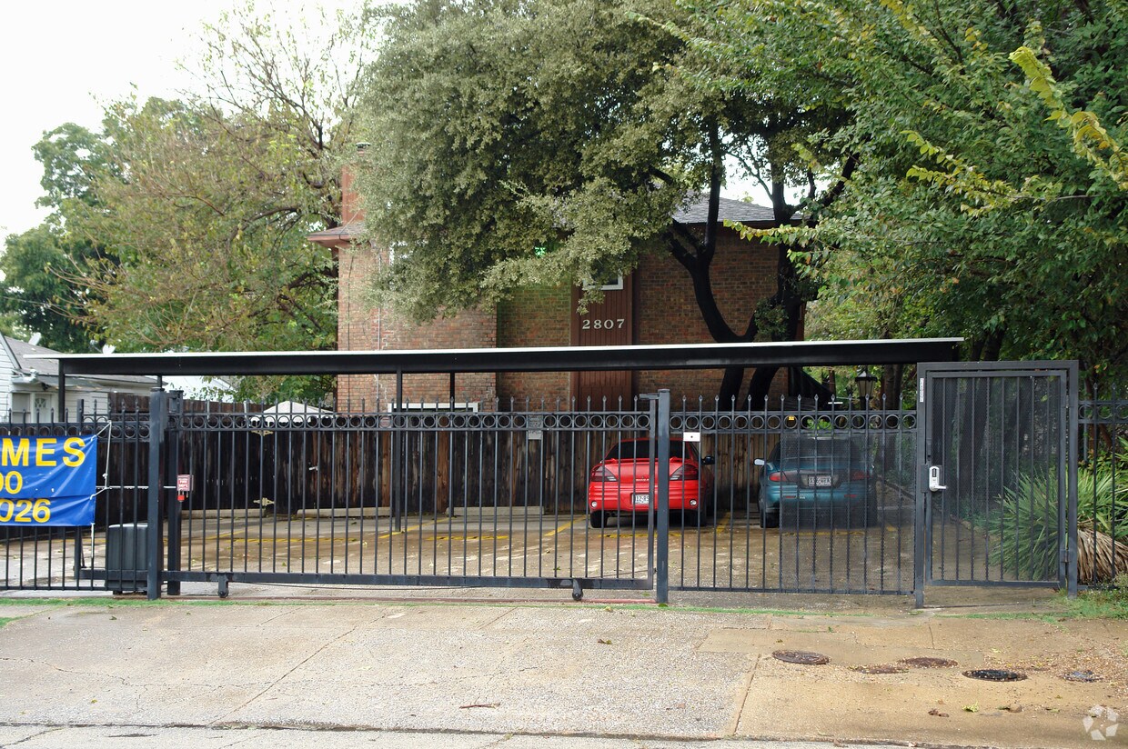 2807 Throckmorton St, Dallas, TX 75219 Apartments in Dallas, TX