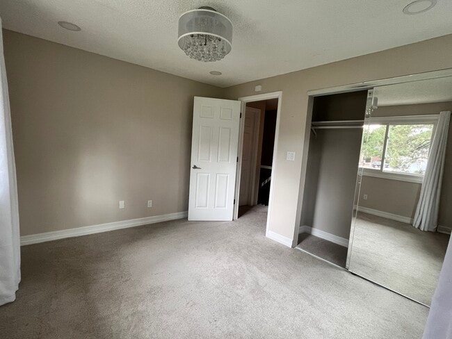 Building Photo - 2754 S Kenton Ct