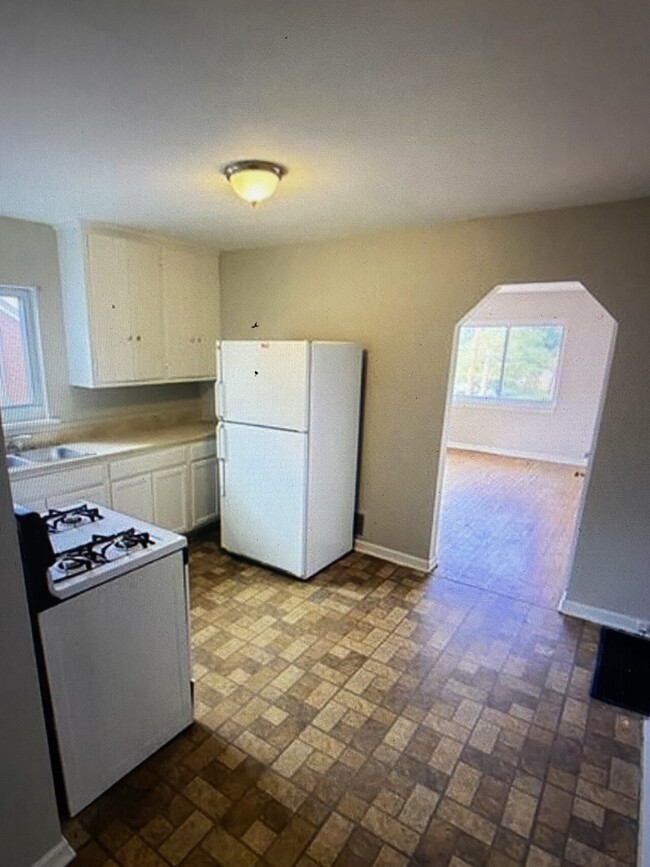 Building Photo - 318 Burkhardt