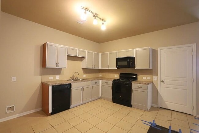Building Photo - 8219 Malago Point Dr