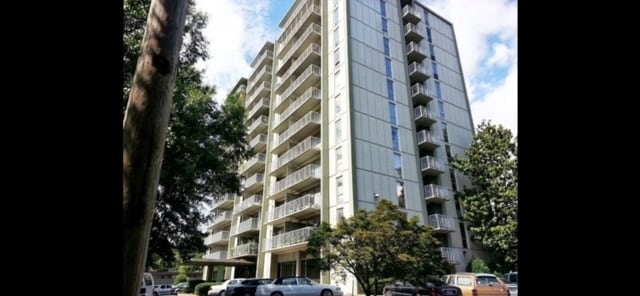 View from Poplar Ave - 1271 Poplar Ave Apartment