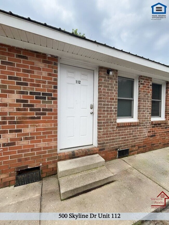 Building Photo - 500 Skyline Dr