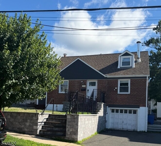 Building Photo - 174 Leonard Pl