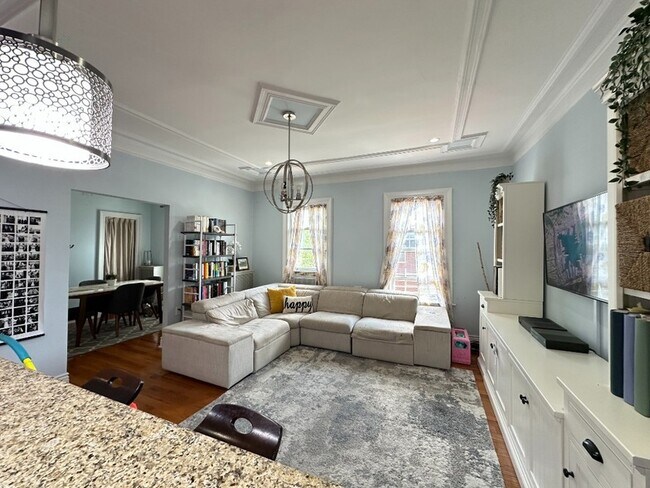 Foto del edificio - 495 E 3rd St