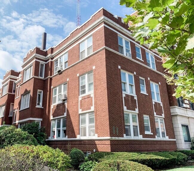 Exterior - 717 Washington Blvd Apartments