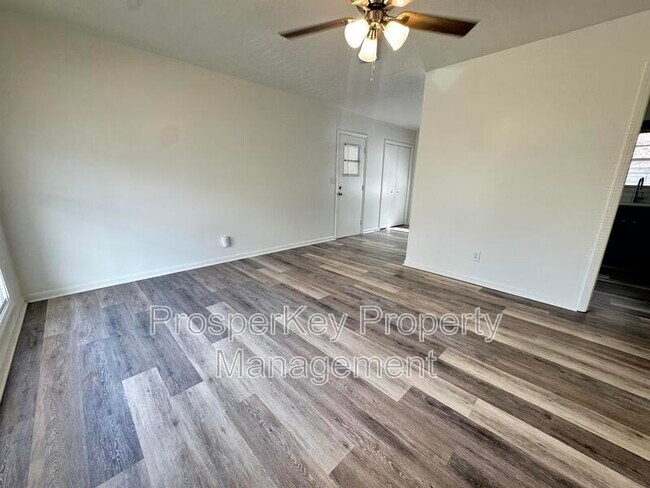 Foto del edificio - 5730 Teresa St