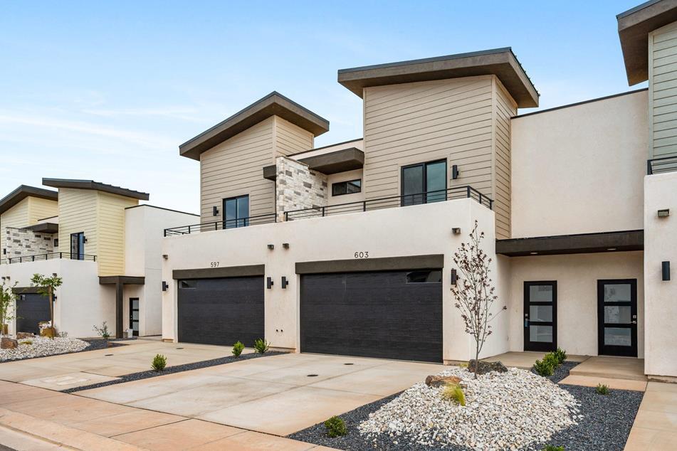 590 E Elmbrook Dr, Washington, UT 84780 Townhome Rentals in