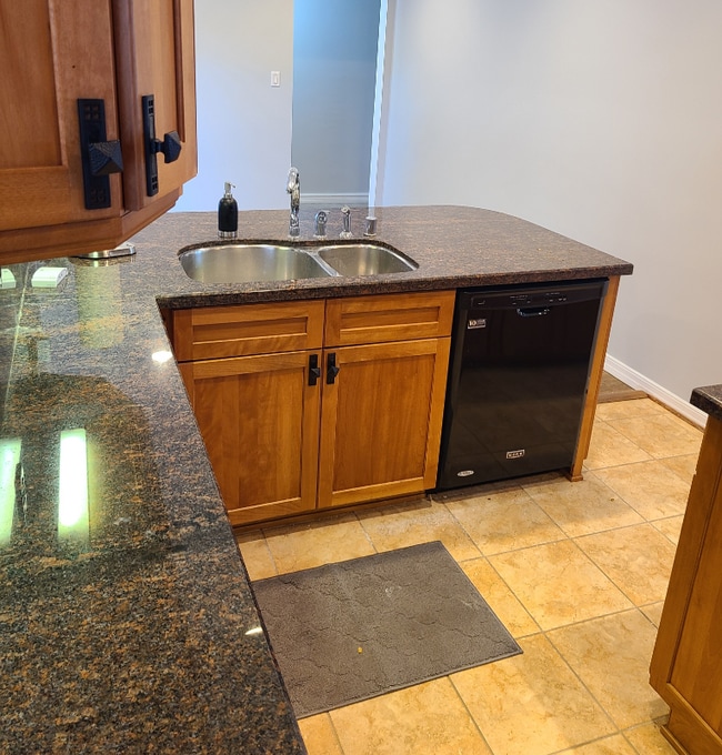 Building Photo - 617 Sierra St