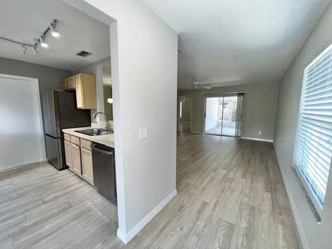 Building Photo - Welcome Home! New flooring & fresh interio...
