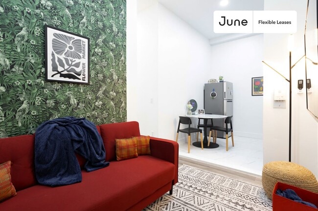 Building Photo - Spacious ROOM at The Park Avenue House