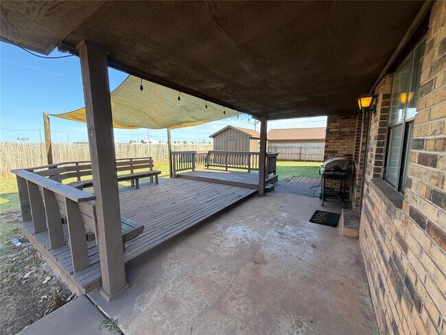 Foto del edificio - 33 Peterson Dr